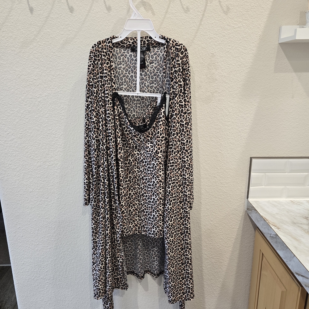 Leopard Print Pajama Set With Robe